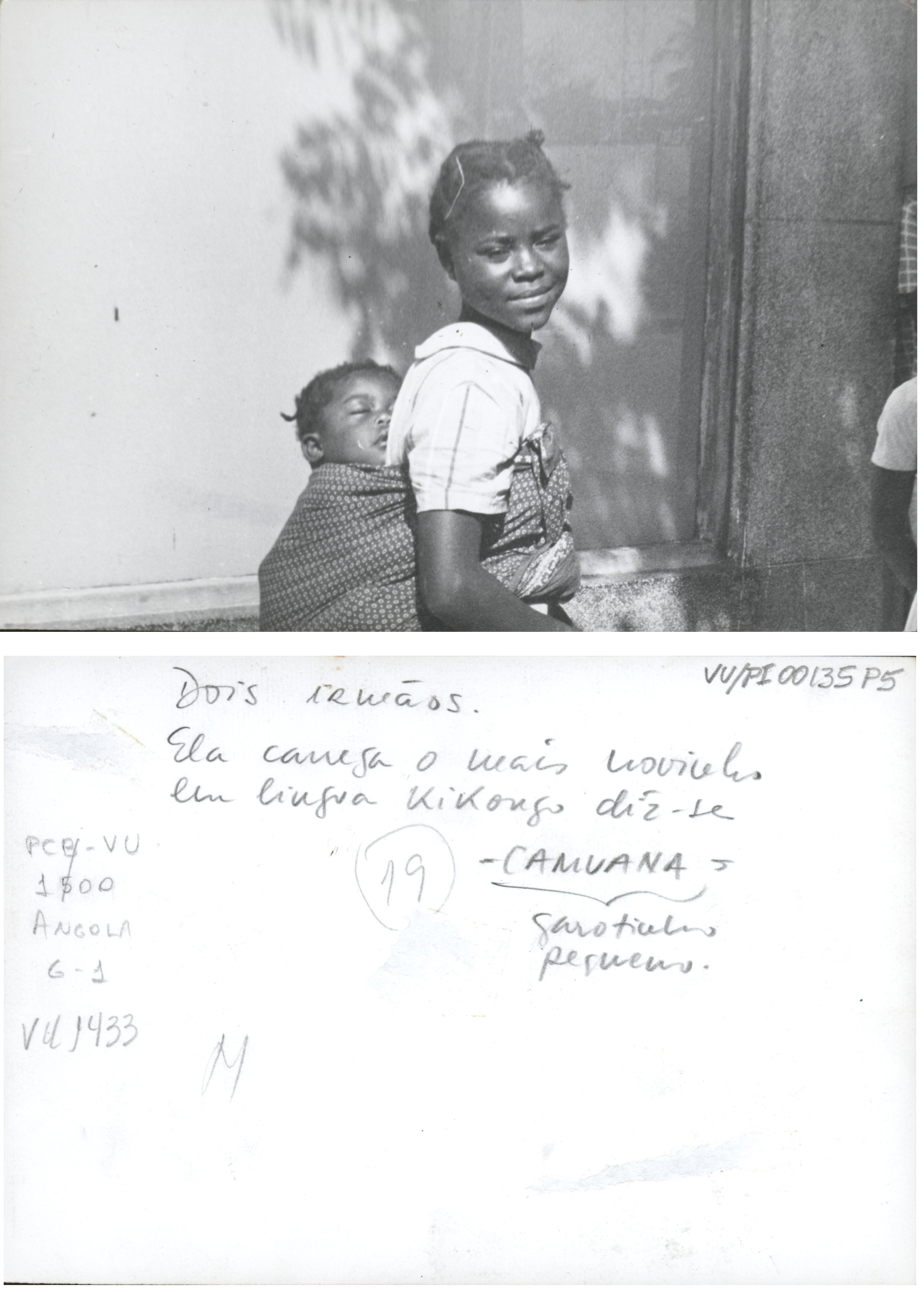 Crianças de Angola, s.d. Fundo Voz da Unidade  Políticas Internacionais Fotografia 00135  (frente e verso) Angola.